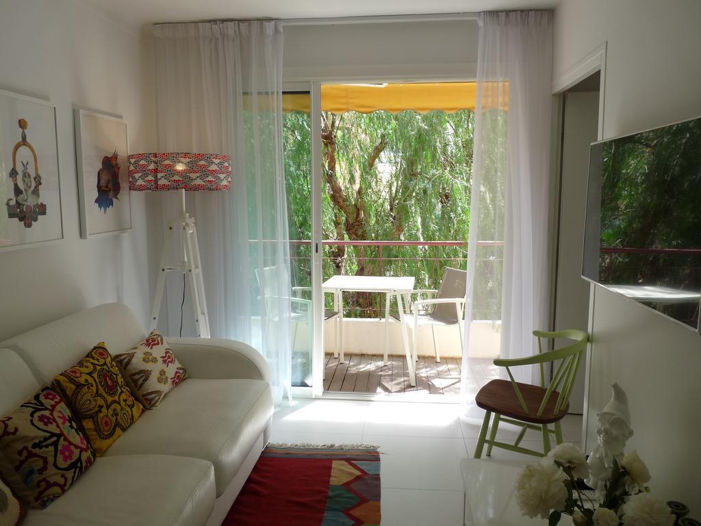 Apartment 85 *